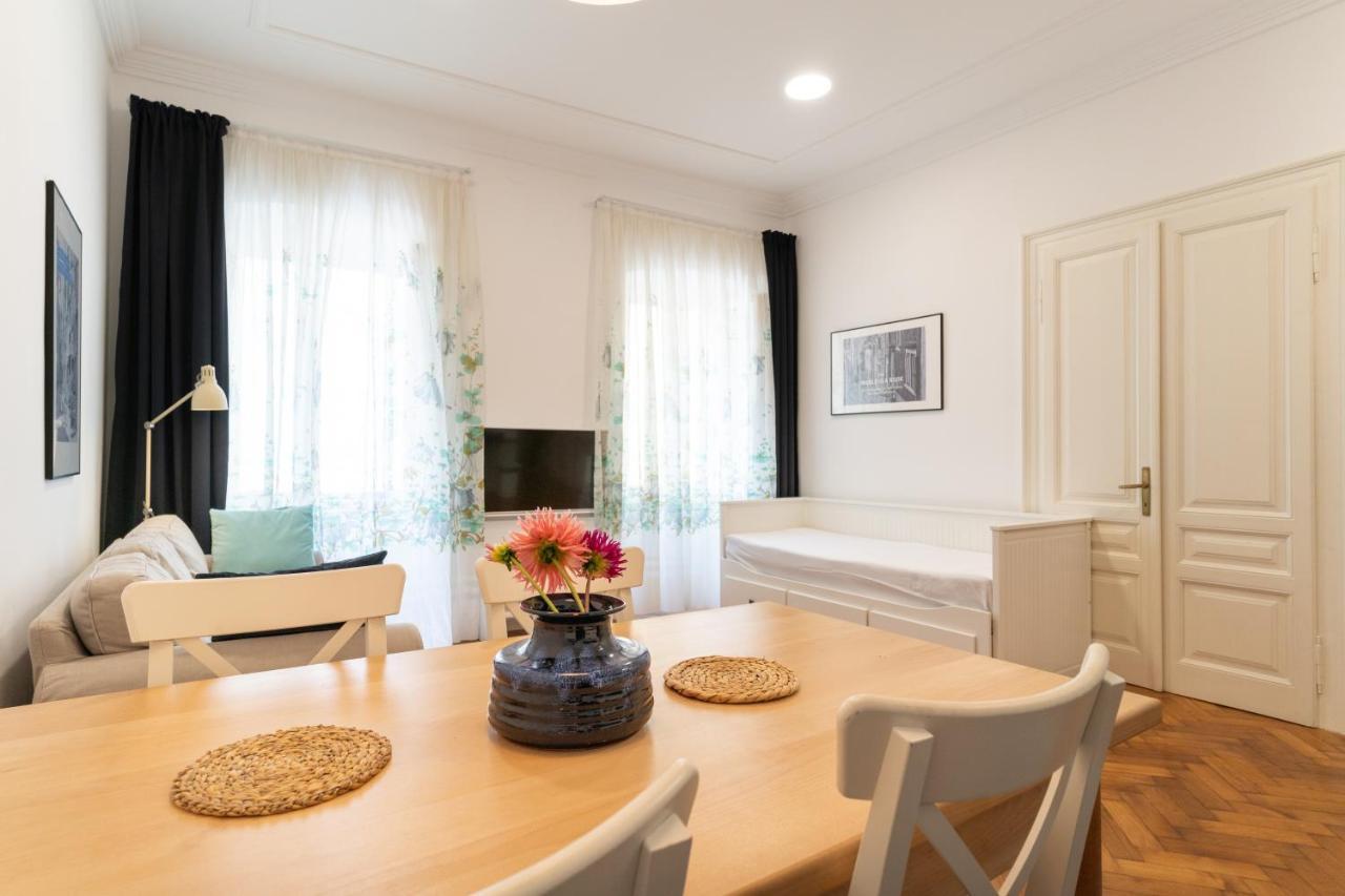 Mimi Carera Apartment & Room Rovinj Extérieur photo
